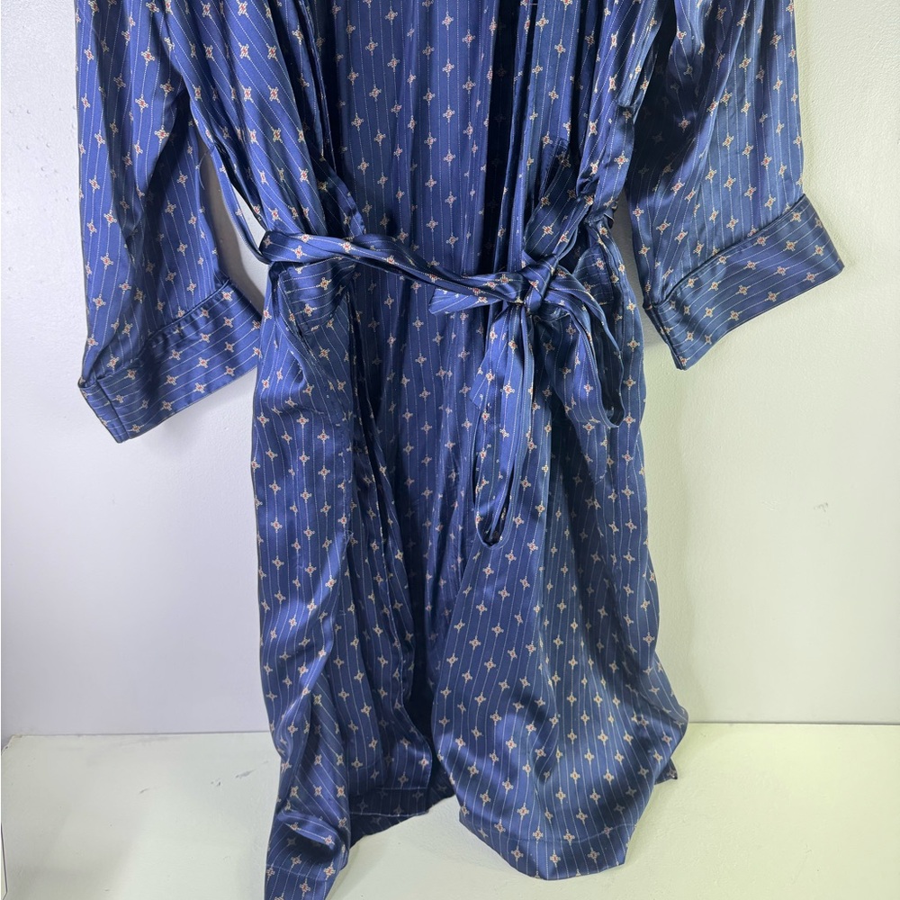 Intimo  Mens Blue pinstripes patterns Silk Robe Size large - Picture 3 of 8
